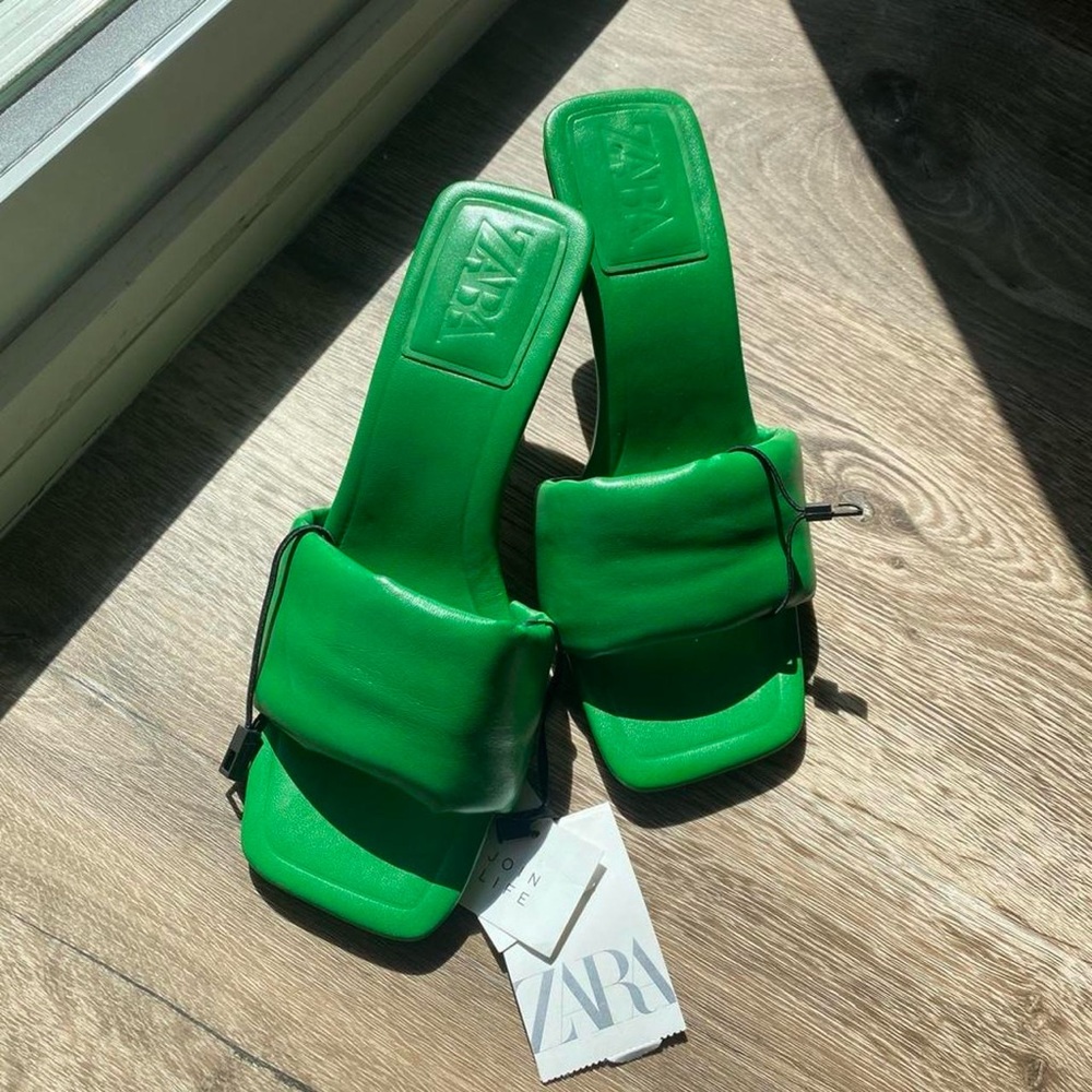 ZARA GREEN FAUX LEATHER MULES